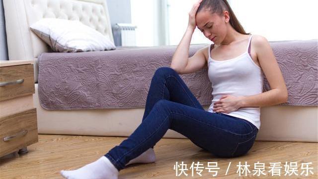 头皮屑|坚持用艾叶洗头,三天一次,一个月后,身体会对你“感激涕零”