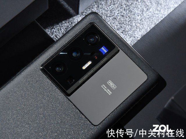 vivo|V1芯片徕卡三摄显微镜 三管齐下助我中秋脱单