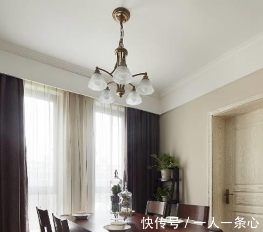 新房|装修130㎡新房花30万,满屋子的实木家具,儿女来看了都夸上档次!