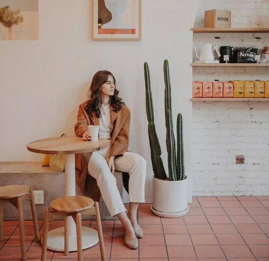 人人都有的长大衣，为何你穿不出“高挑感”？这些窍门建议收藏