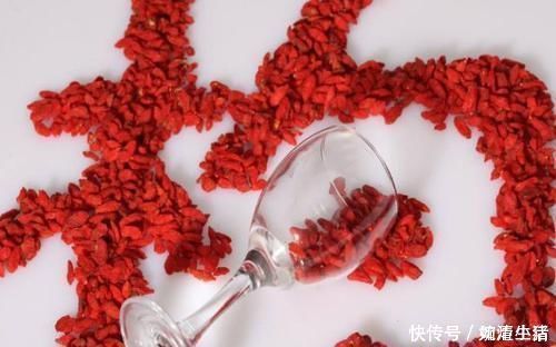 此物|黄芪跟此物“天作之合”,没事多喝点,助排毒,肝脏会“感激”你