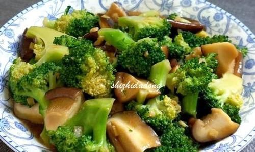 几道总也吃不腻的家常小炒肉,加点爱吃的蔬菜简单烹制,太好吃了!