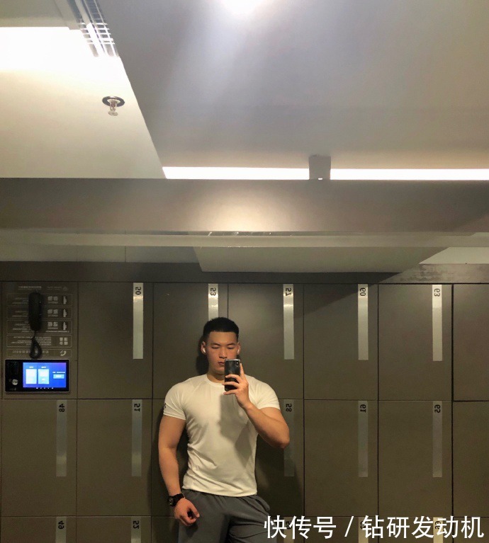 训练|又壮又帅的肌肉小哥,练就霸气麒麟臂,荷尔蒙爆棚,男友力十足!