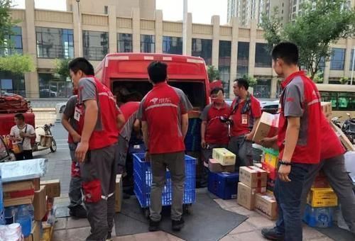 京东|昔日刘强东聘的第1个快递员，曾送了10年快递不愿辞职，如今怎样