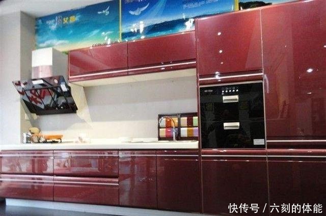 钢板|橱柜门板怎么选常见四种性能对比,不用再纠结了!