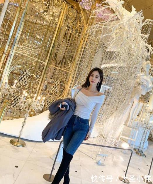 美女|美女街拍:美女的魅力太强大,完美的身材配上迷人的穿搭,一种莫名的心动感