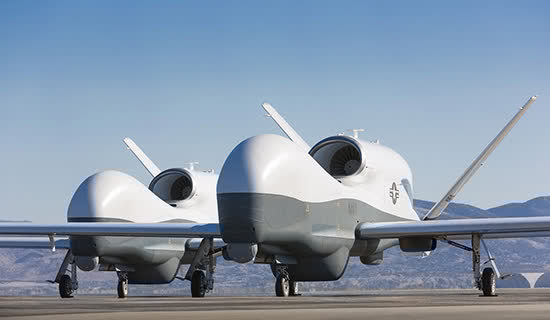 MQ-4C“人鱼海神”无人机:2万米高空透视雨云,号称海上天眼