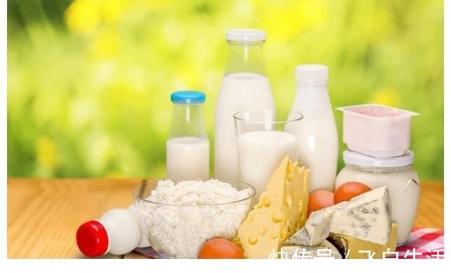血管堵塞|血脂高的人不能喝牛奶？提醒：甘油三酯高的人，3物才需要远离