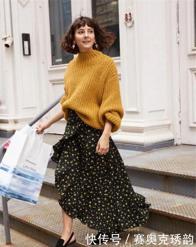 高级|毛衣下面不一定穿裤装,现在更加流行配“裙子”,高级不撞衫