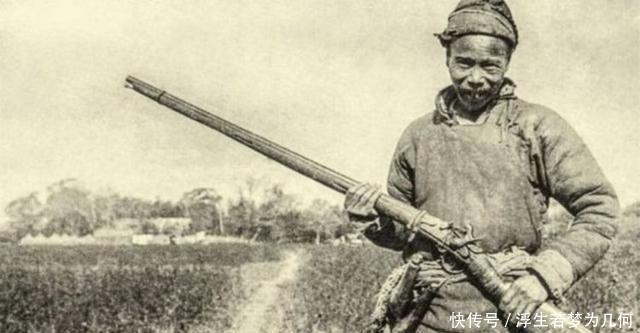 猎手|清末老照片,图一是打野味的猎手,图四炖了一锅好菜