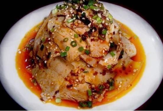 炖猪肉时，调料越少越好，牢记“3放1不放”肉香味浓，没腥味