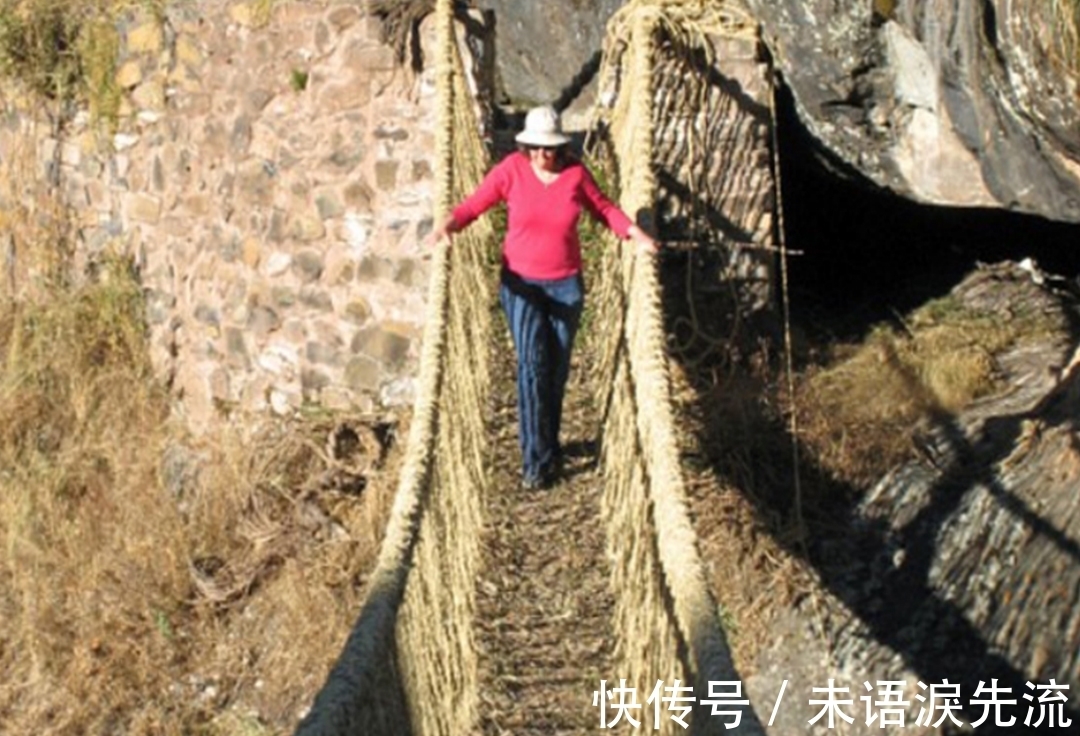 悬崖|悬崖上“草绳桥”你敢走？历经500年风雨不垮，能同时行走几十人