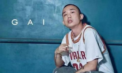 陳小春|娛樂(lè)圈中講義氣，到底是GAI太天真，還是陳小春“提不動(dòng)刀”了