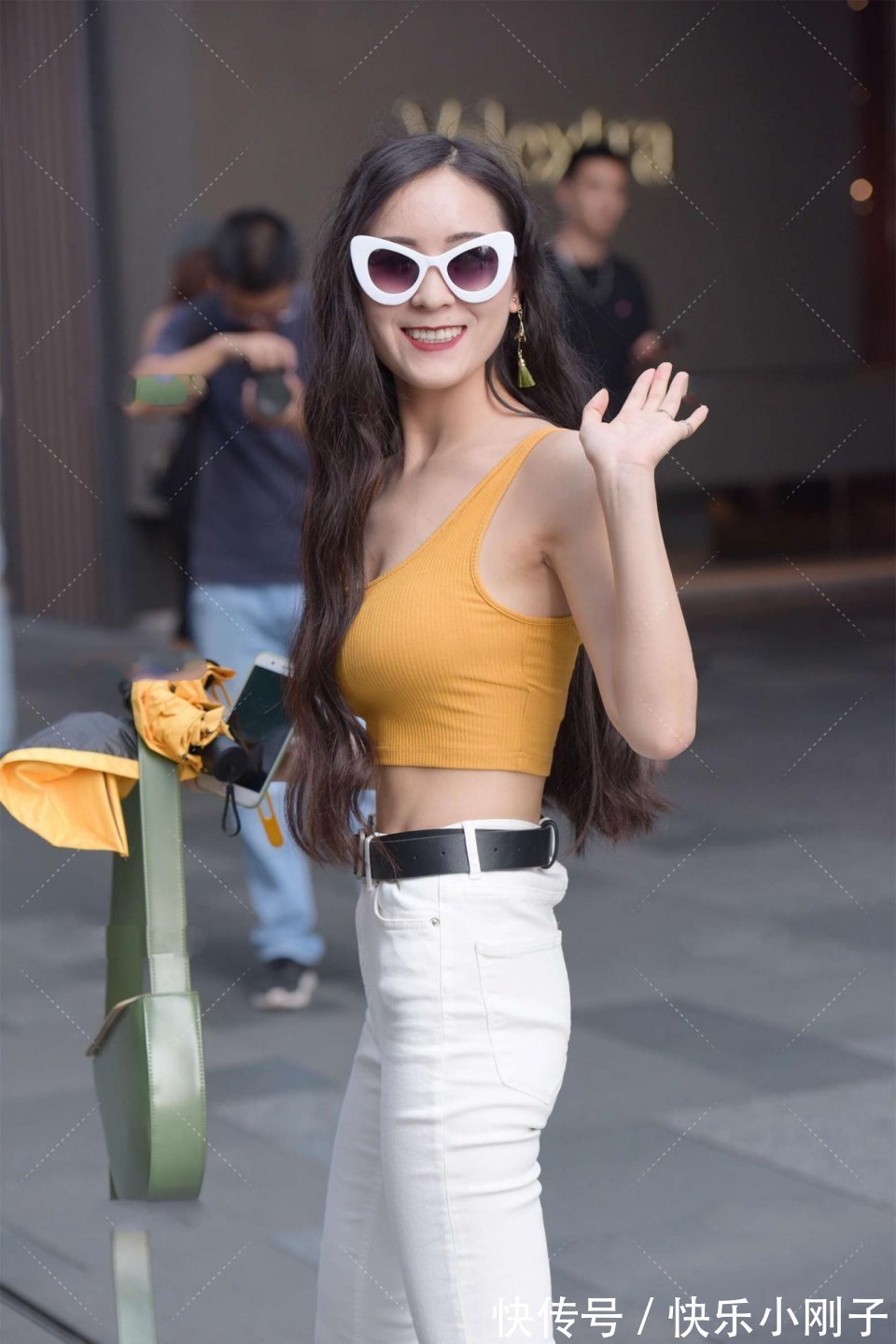 黑发|非常优雅的气质美女，一头靓丽的黑发，自带艳丽感别有一番风情