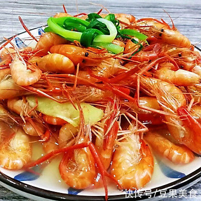 家常菜盐水河虾，虾壳脆虾肉鲜不腥有技巧
