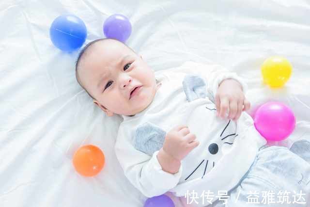 父母|孩子刚发烧时,父母一定要清楚,有3件事比吃药更重要!