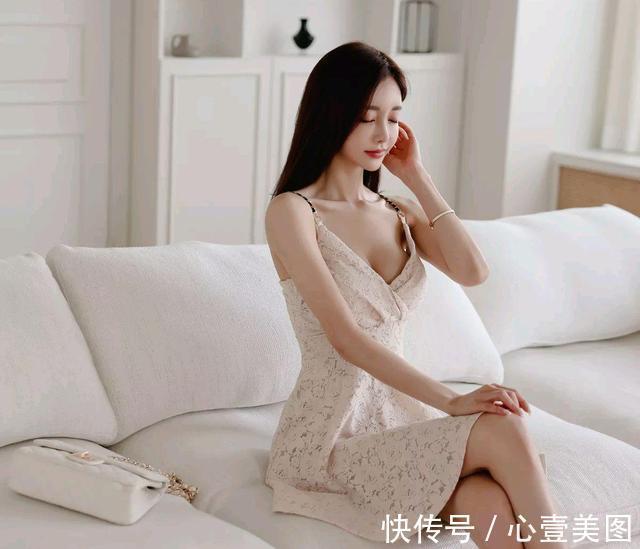 吊裙|女神孙允珠高清时尚搭配：米兰浅棕乖巧精灵小浪漫吊裙