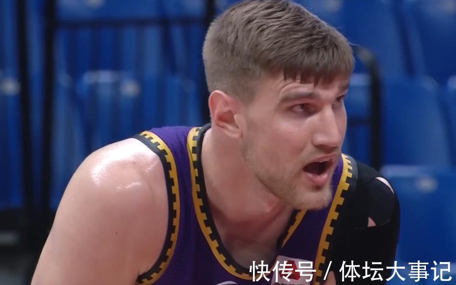 八一旧将|领先14分!马布里破解青岛队,八一旧将拿下14+6,威尔斯10中1