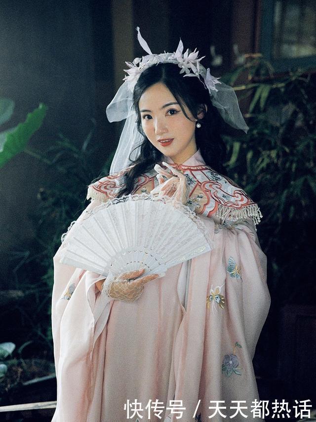 大小姐|小姐姐把汉服穿进了民国，大小姐气质备显，网友这也太美了吧