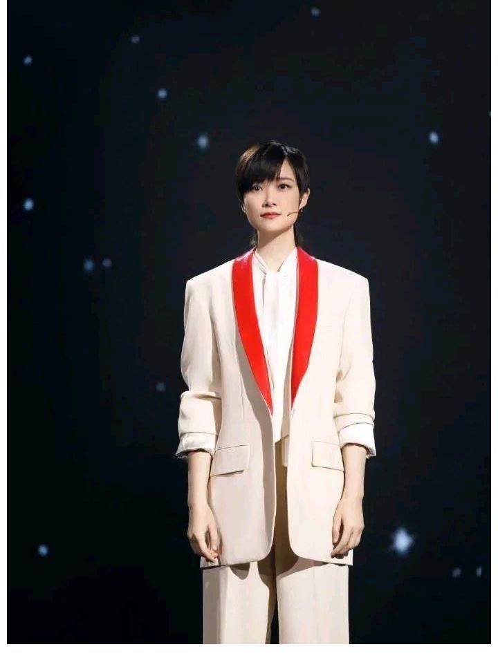 金鸡奖闭幕式看点很多？李易峰谢霆锋互加联系方式？金星生气了？