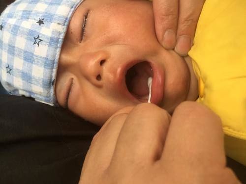 孩子半夜咳嗽还喘不过气，急坏妈妈，医生说的话吓得妈妈直掉眼泪