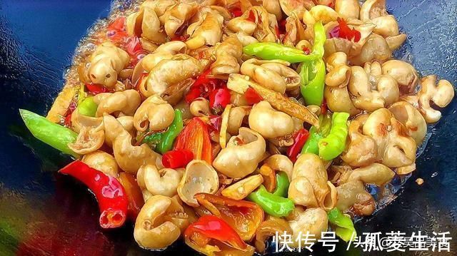 炒肥肠时，直接下锅炒不好，牢记这6个步骤，肥肠又香又脆没异味