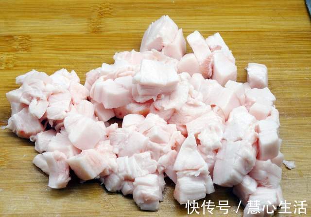 外行|熬猪油，只懂加盐是外行，多放这2样，猪油雪白香浓，久放不坏