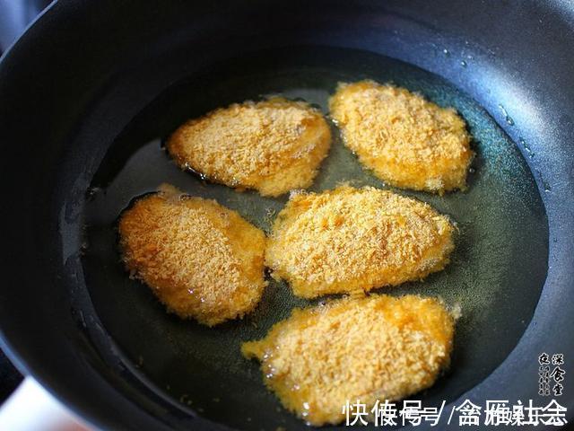 小妙招|炸鸡翅小妙招,看懂油温,炸出来的鸡翅外表金黄,肉质鲜嫩