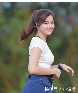 路人街拍:苹果臀不再流行,菠萝臀美女才更动人!