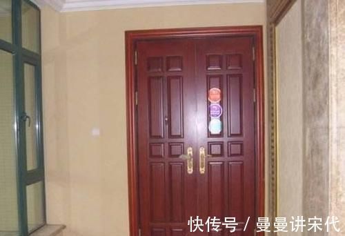 防盗门|良心建材老板透露,开发商装的入户门该不该换,这是听过的好答案