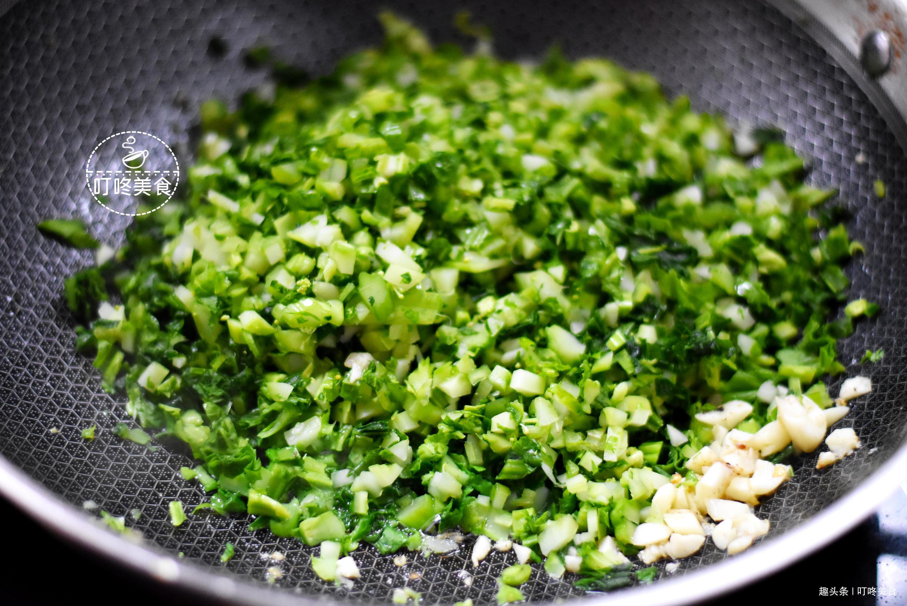 教你芥菜新吃法，晒一晒炒一炒，营养又下饭，比大鱼大肉还好吃