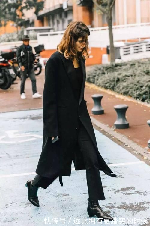 饱和度|不管是大衣还是羽绒服，尽量别穿这3个“颜色”，不耐看也不耐穿