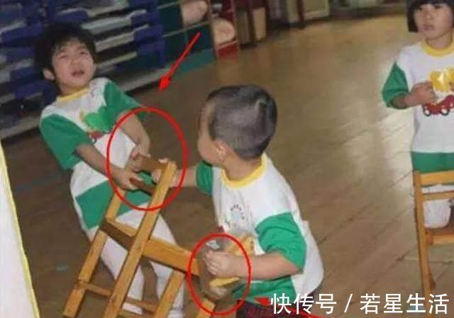 4岁女儿被小朋友打头,妈妈的做法让人点赞,3招让孩子远离欺凌