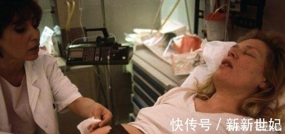 排尿|生下孩子24小时内,家人一定要帮产妇做好4件事,避免留病根