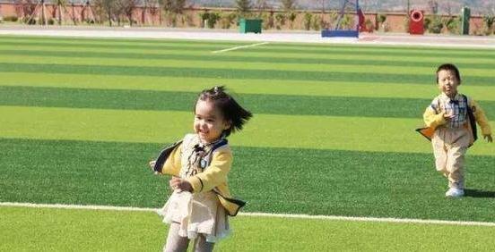 猛涨期|孩子发育有三个猛涨期,还有4个暗号,暗示长高进入尾声