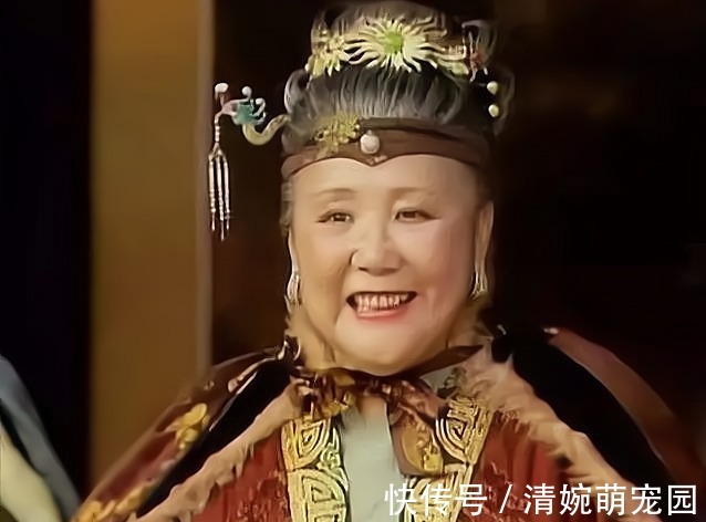 王熙凤$贾母临终前对别人都有交代,对薛宝钗只有一声叹息,她为何这么做