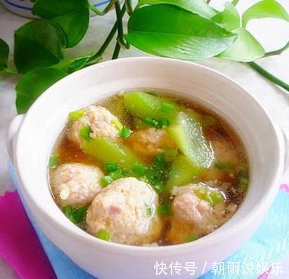 精选美食推荐冬菇虾米豆腐煲,姜辣虎皮爪,丝瓜溜丸子的做法