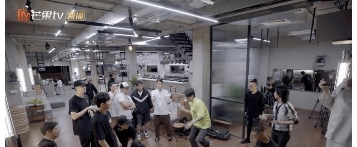 《披荊斬棘》人設大反轉?藝術家林志炫太霸道,說唱組全員獲贊