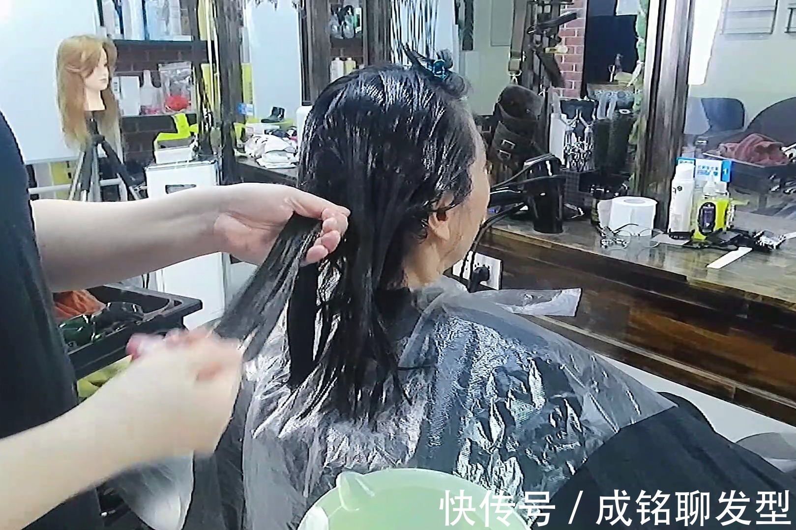 涂抹|做一次离子烫需要几个小时,用这三种方法,用时短品质好不伤发