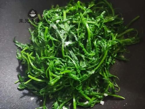  好吃|这是什么野菜，你知道吗？3块钱买了一袋，炒出来比豌豆尖还好吃