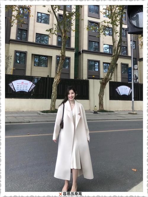 小个子女生，不管穿大衣还是裙子，都要避免这2个长度