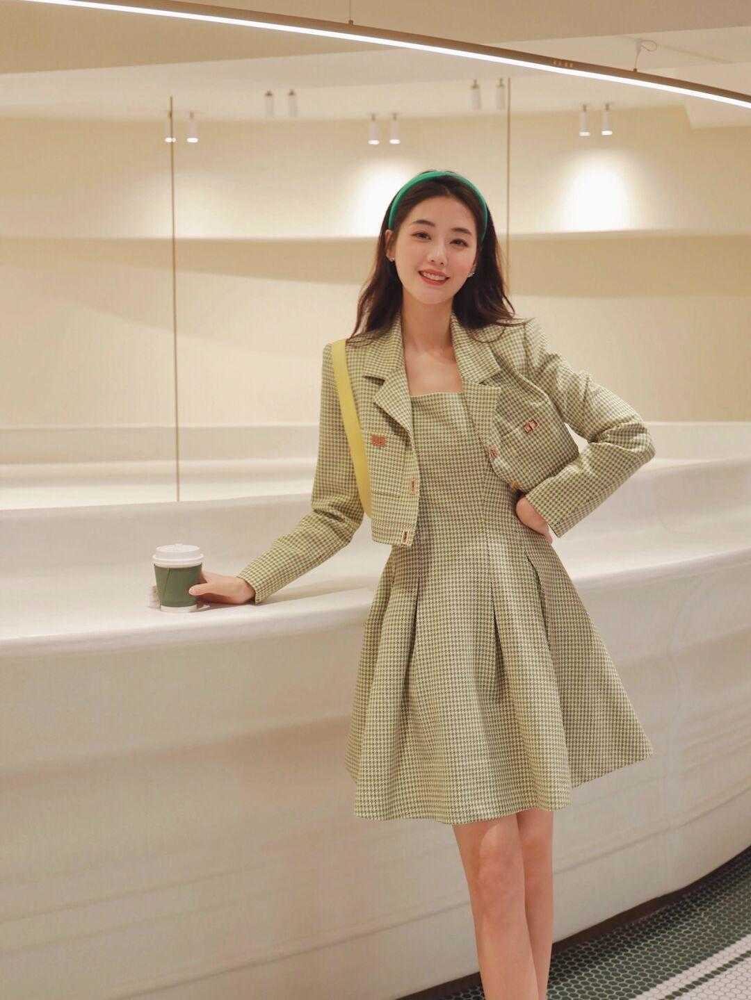 香风 叮叮叮!又到穿短款外套的季节了,还不知道买什么的,赶快码住