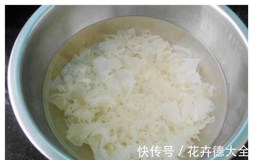 它是“百果之宗”，秋天吃正合适，价格便宜，防治秋燥，败火养颜