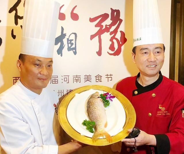  烧饼|烩面、胡辣汤、高炉烧饼……西苑饭店里河南美食悉数登场