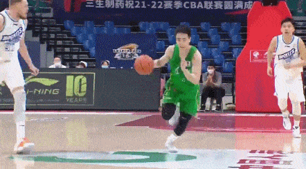 俞澤辰|俞澤辰爆發(fā)三分7中4 張鎮(zhèn)麟休戰(zhàn)付豪鋒線高效砍24分