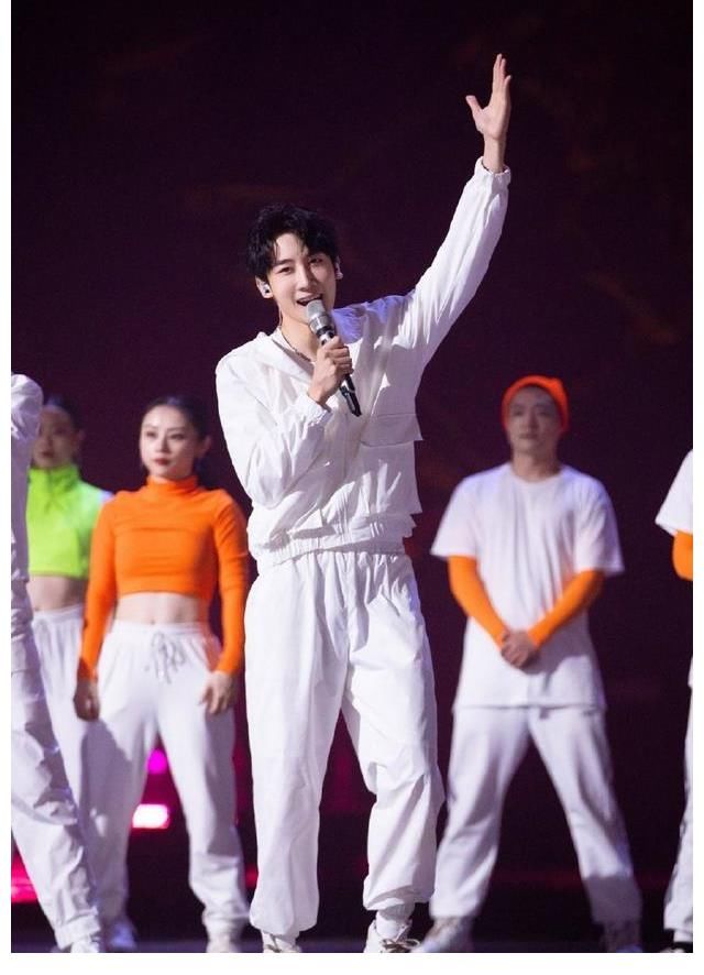 3189|张淇飚高音,大湾区五人组的欢乐舞台,哥哥们第一次公演表演酷炫