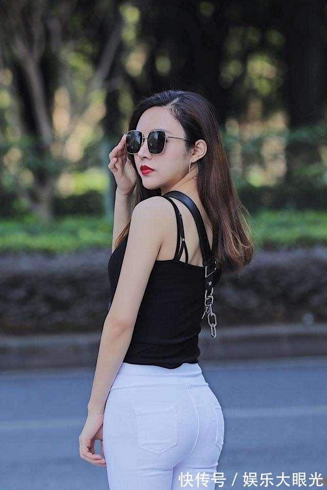 搭配 耐人寻味的瑜伽裤搭配出全新感觉,有型有款的身姿,浪漫优雅!