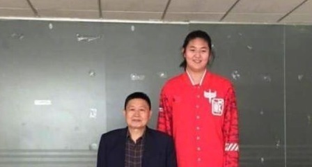 姚明|中国女篮再出一天才,14岁身高2.27已超过姚明,如今已加入国青!
