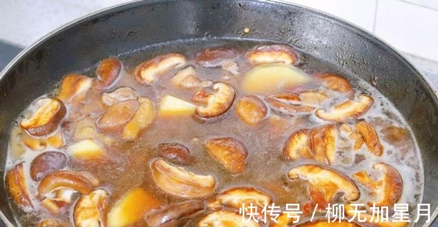 小米辣|黄焖鸡还去外面吃教你一招，营养低脂还美味，快来学学！