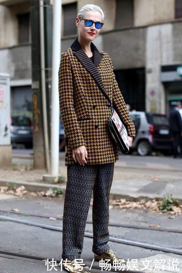 大衣|最近流行的“格纹大衣+裸靴”,小个子穿时髦好看,美得毫不费力